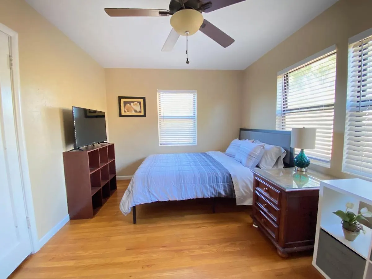 Privatunterkunft Ferienwohnung Whole Family - Edison Sacramento